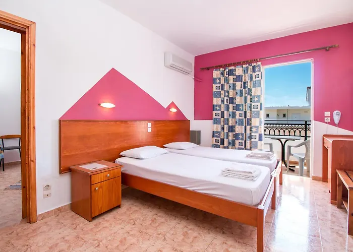 Mosaic Garden Anastasias アパート ファリラキ