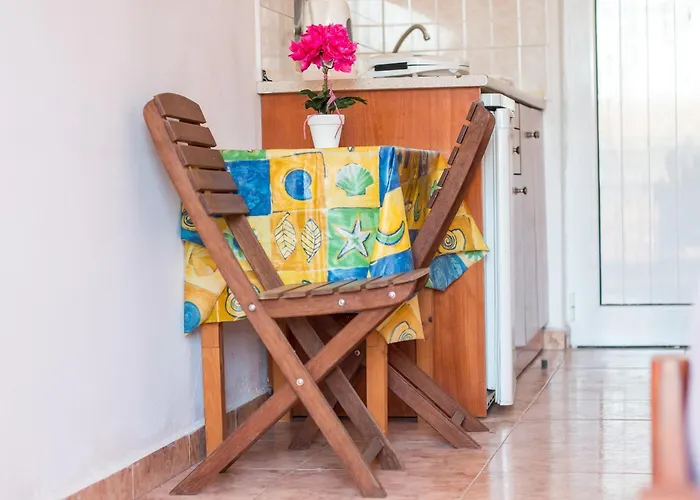 Mosaic Garden Anastasias アパート ファリラキ