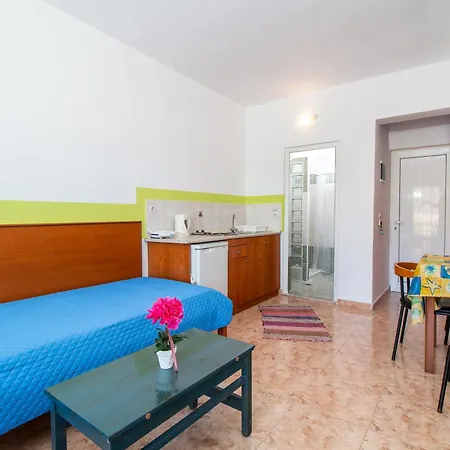 Mosaic Garden Anastasias Διαμέρισμα *